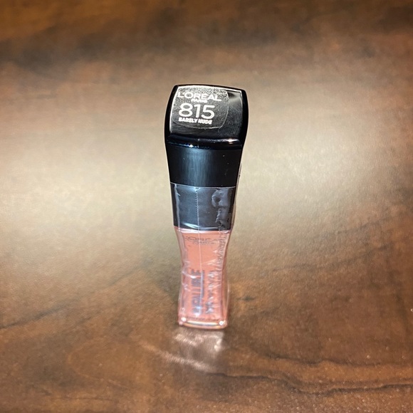 L’Oréal Infallible 8HR PRO GLOSS in Barely Nude - Picture 3 of 4